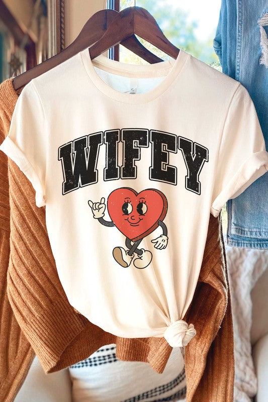 PLUS SIZE - WIFEY HEART Graphic T-Shirt BLUME AND CO.