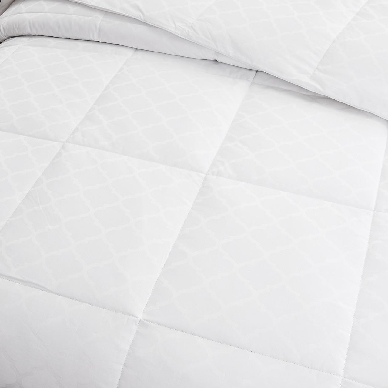 All Season Comfort Down Alternative Oversized Comforter with Duvet Tabs (Hypoallergenic) beddingbag.com