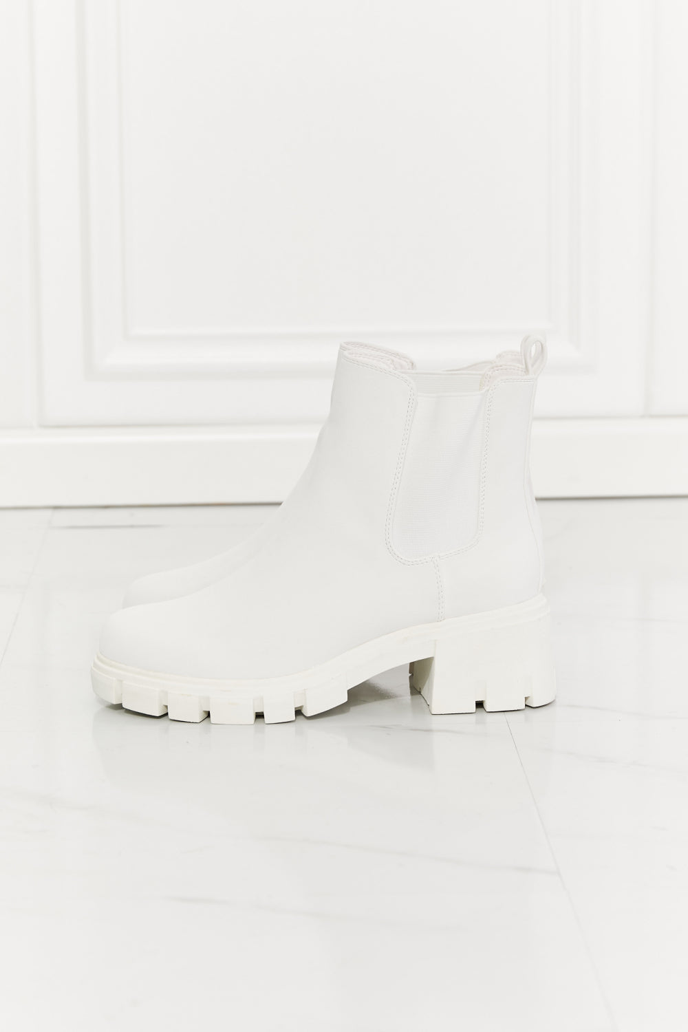 MMShoes Work For It Matte Lug Sole Chelsea Boots in White MMShoes