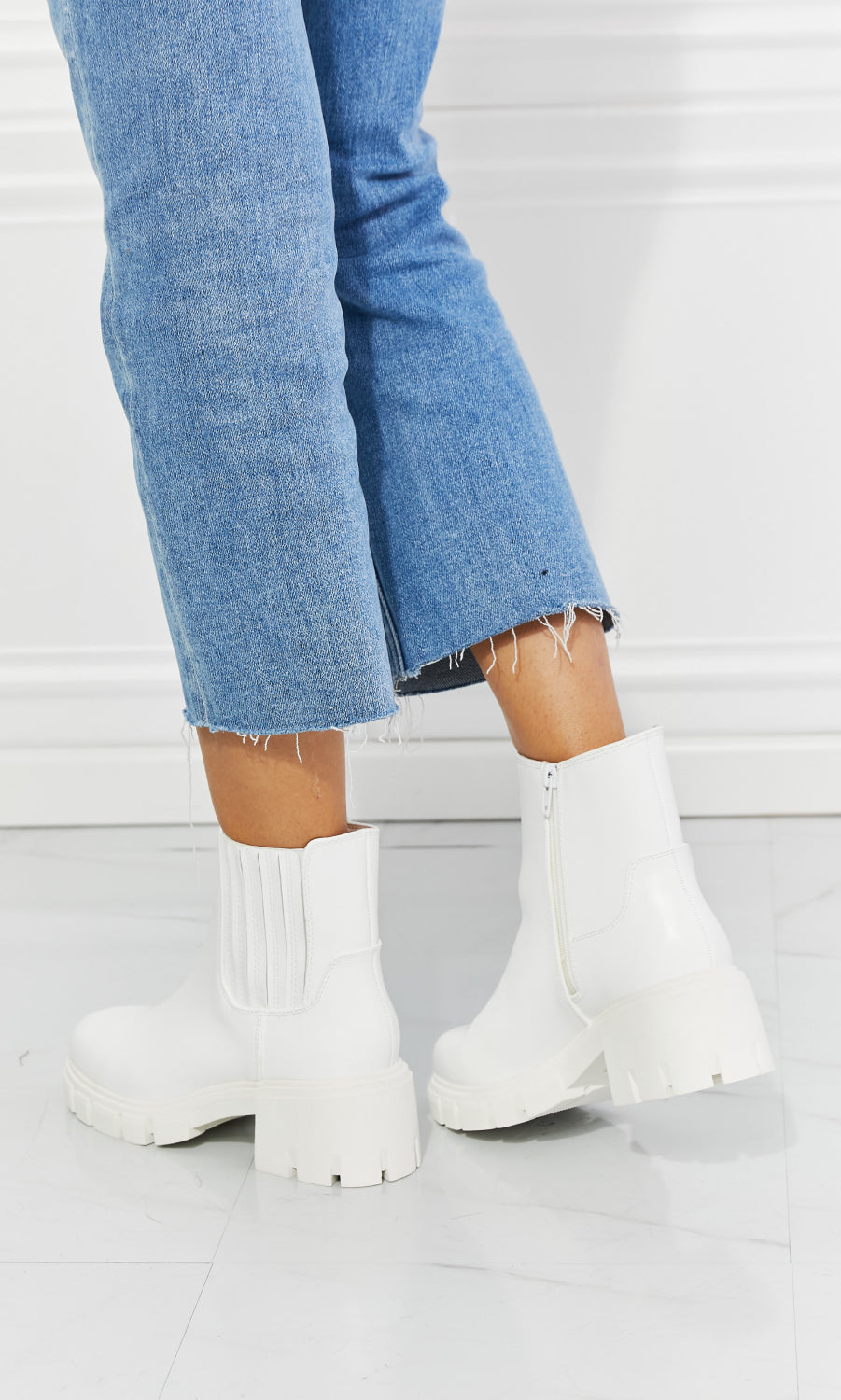 MMShoes What It Takes Lug Sole Chelsea Boots in White MMShoes