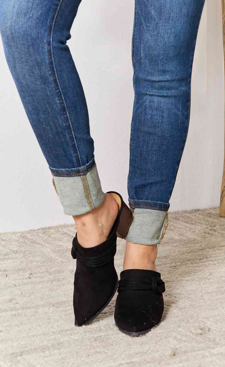 East Lion Corp Pointed-Toe Braided Trim Mules Trendsi