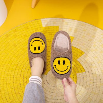 Melody Smiley Face Slippers Trendsi