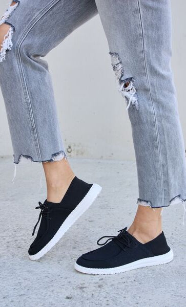 Forever Link Flat Round Toe Lace-Up Sneakers Trendsi