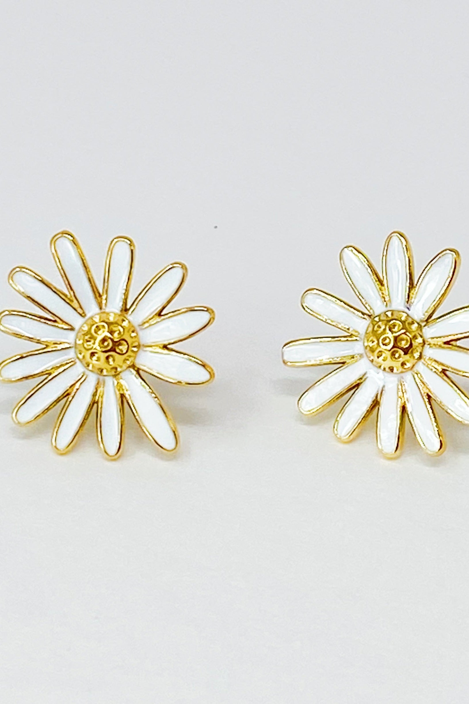 Sweet Daisy Earrings Ellisonyoung.com