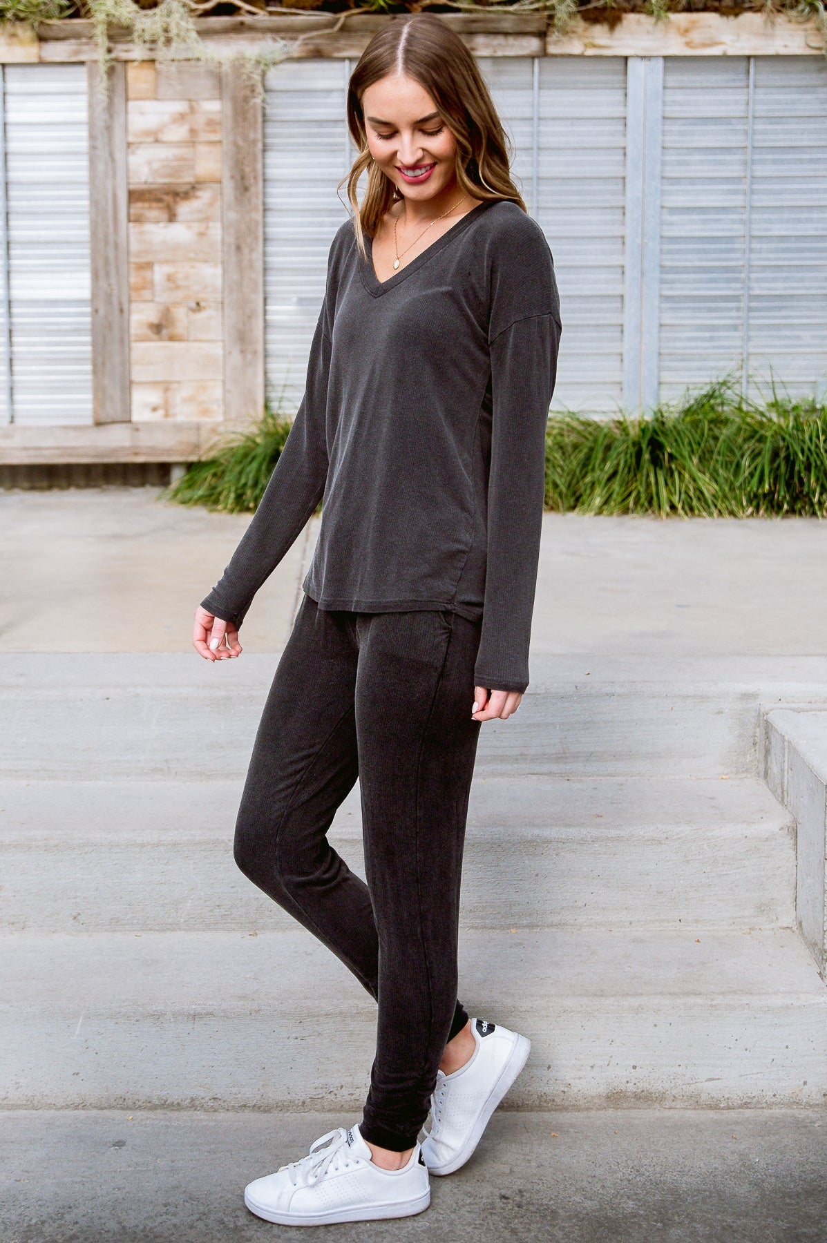 Essential Lounge Top In Black Lava Ave Shops