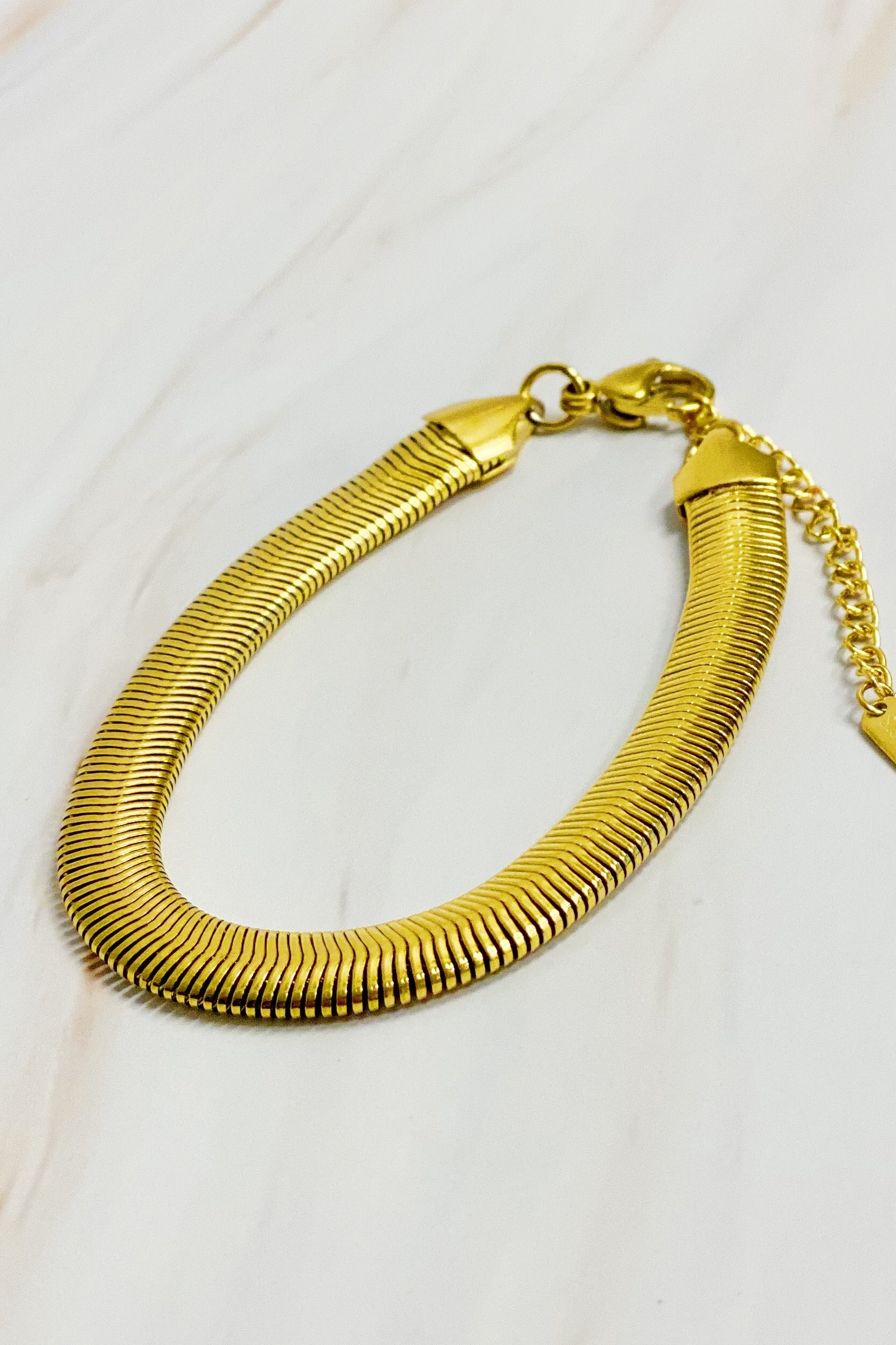 Style Staple Herringbone Chain Bracelet Ellisonyoung.com