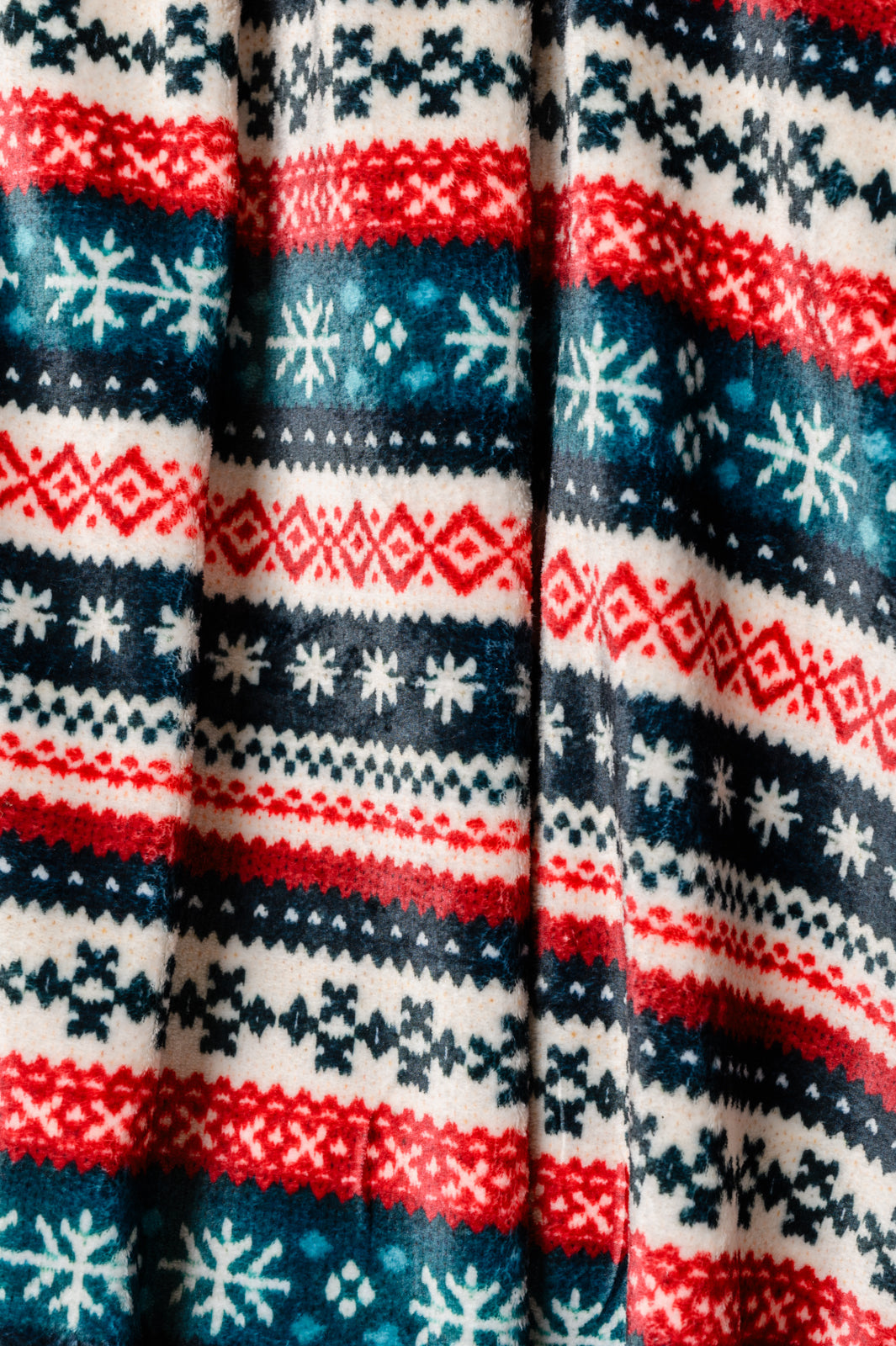 Holiday Fleece Blanket in Sweater Knit Ave Shops