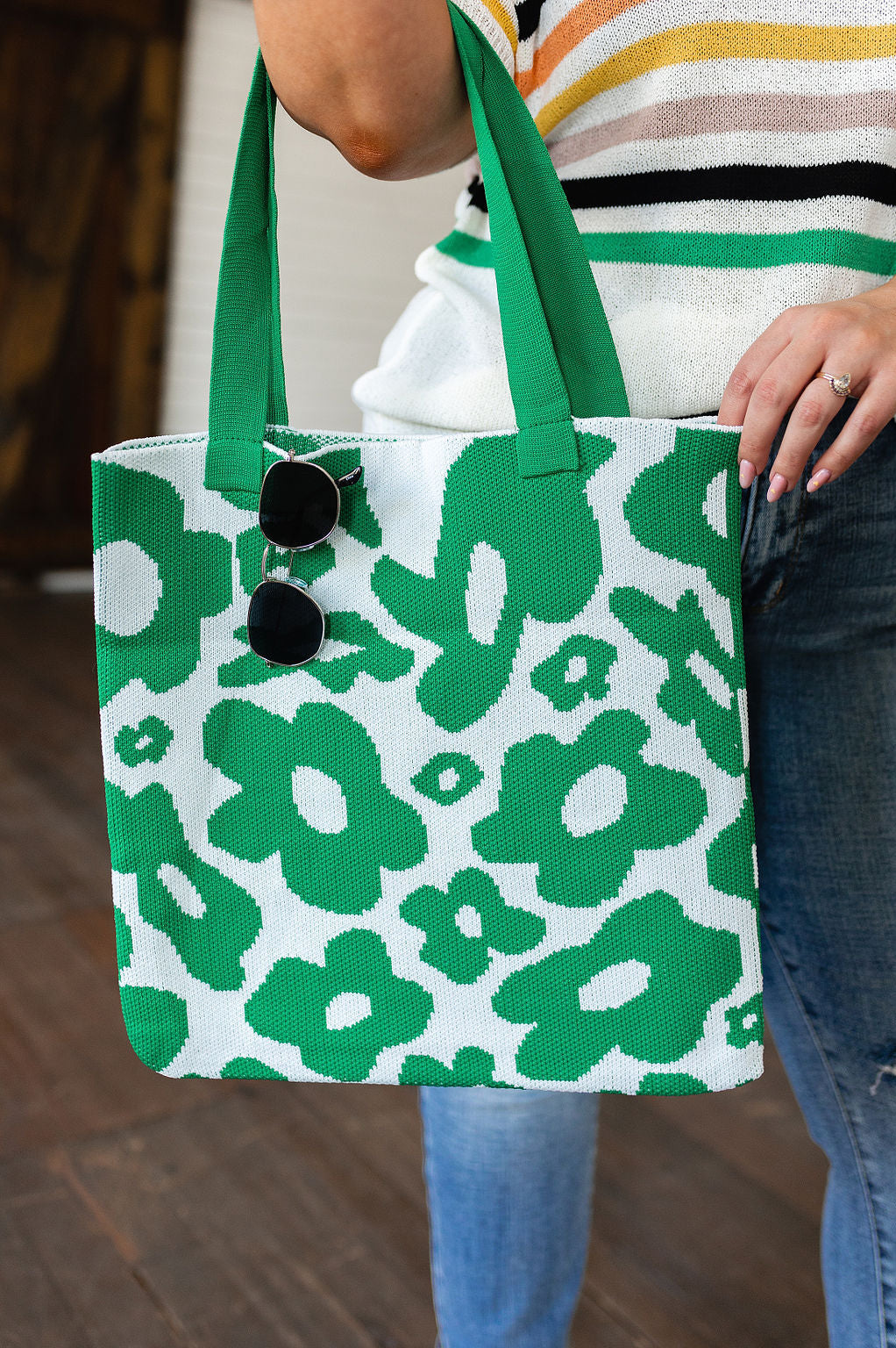 Lazy Daisy Knit Bag in Green Ave Shops
