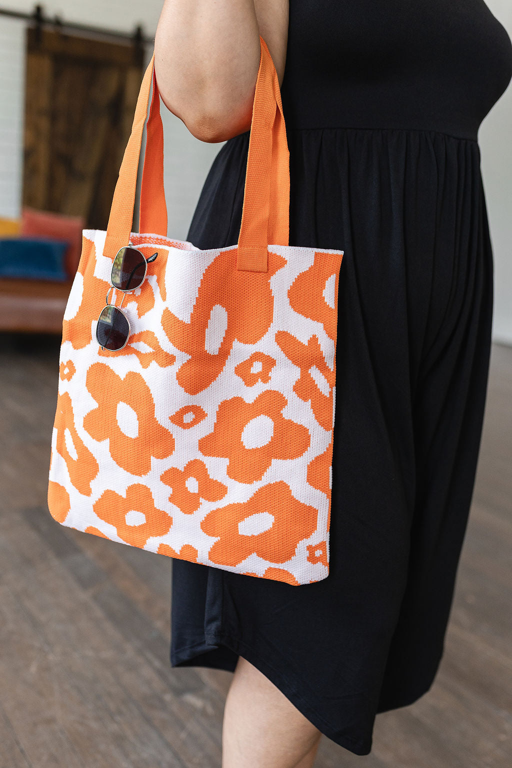 Lazy Daisy Knit Bag in Orange Ave Shops