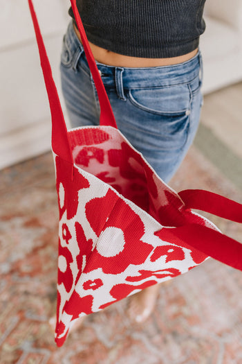 Lazy Daisy Knit Bag in Red Ave Shops