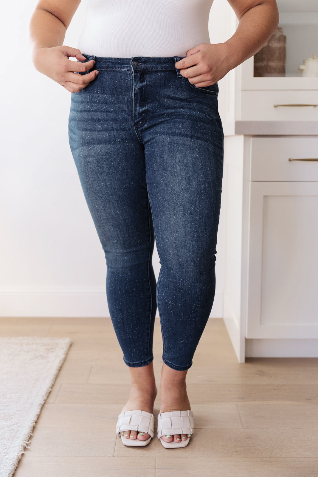 Mid-Rise Relaxed Fit Mineral Wash Jeans Ave Shops