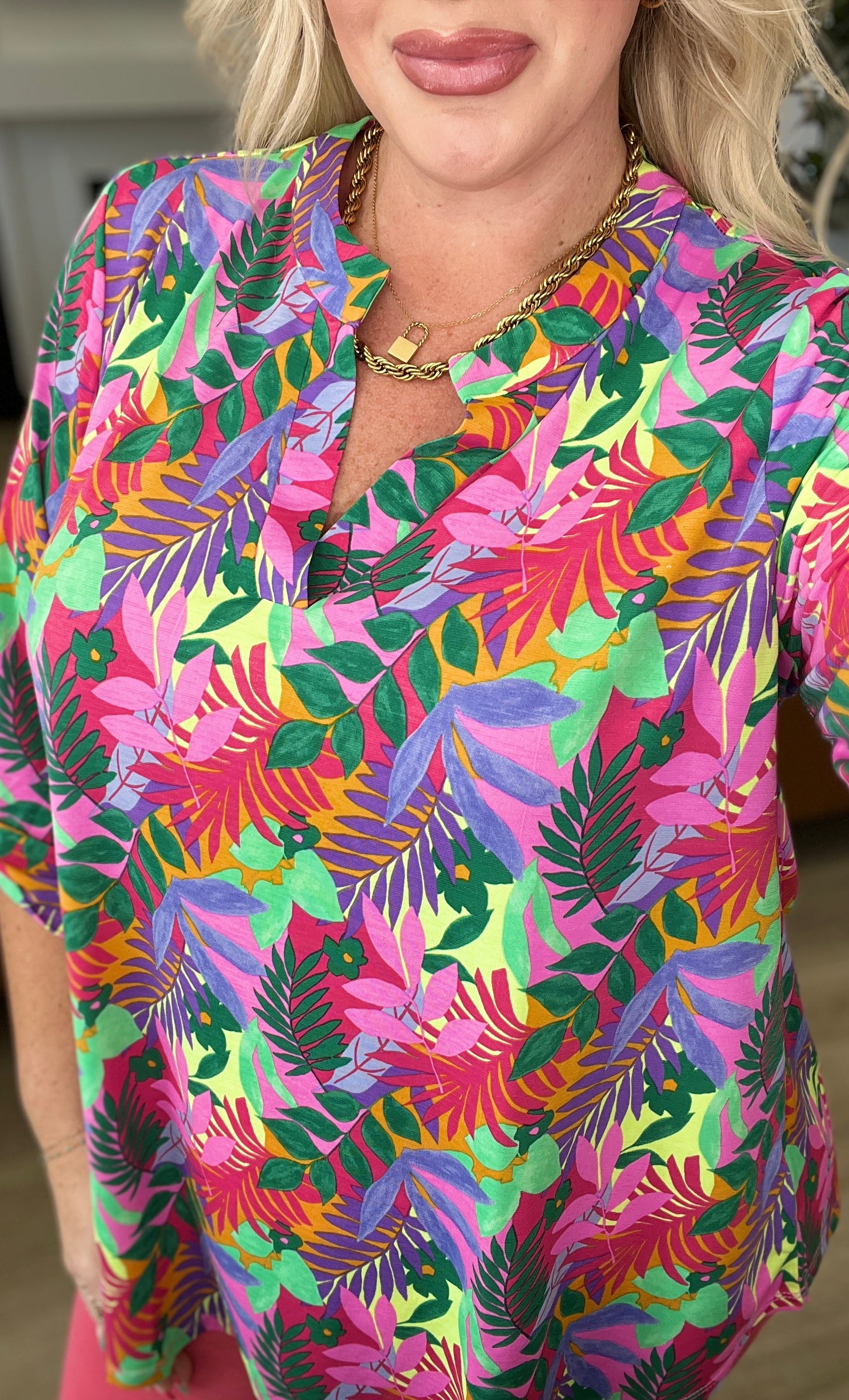Lizzy Top in Tropical Multi Ave Shops