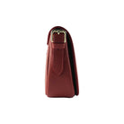 RB1002V | Borsa a Tracolla  in Vera Pelle Made in Italy con Tracolla removibile in pelle e attacchi con fibbie in metallo Oro Lucido - Colore Rosso - Dimensioni: cm 26 x 20 x 10 Kailimood.store