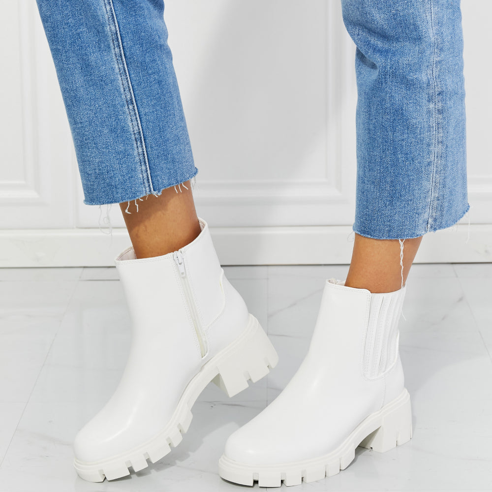 MMShoes What It Takes Lug Sole Chelsea Boots in White MMShoes