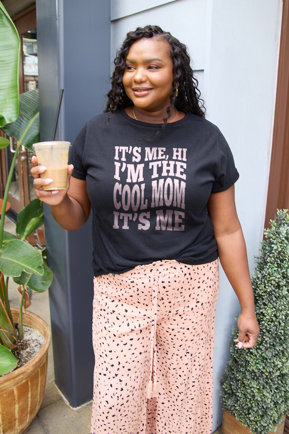 Simply Love Full Size IT'S ME,HI I'M THE COOL MOM IT'S ME Round Neck T-Shirt Trendsi