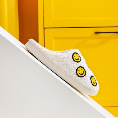 Melody Smiley Face Slippers Trendsi