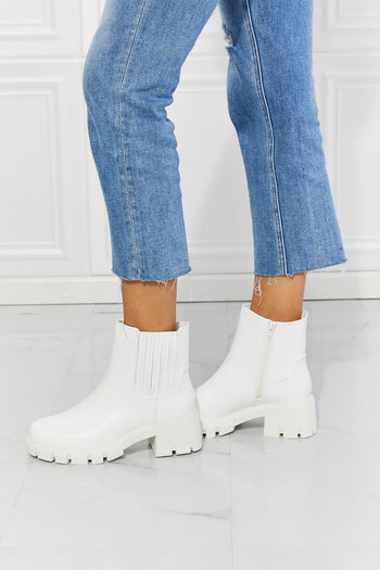 MMShoes What It Takes Lug Sole Chelsea Boots in White MMShoes